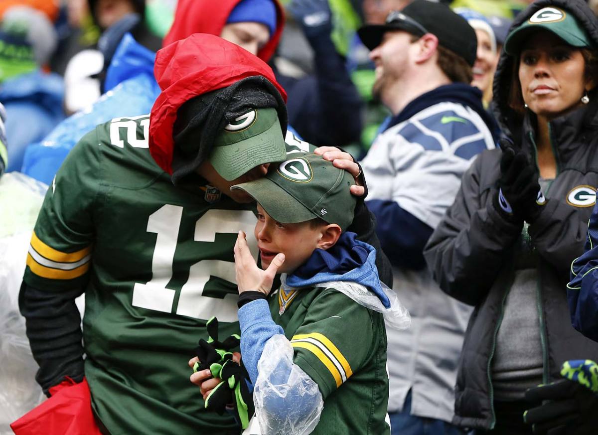 Seattle-fans.jpg